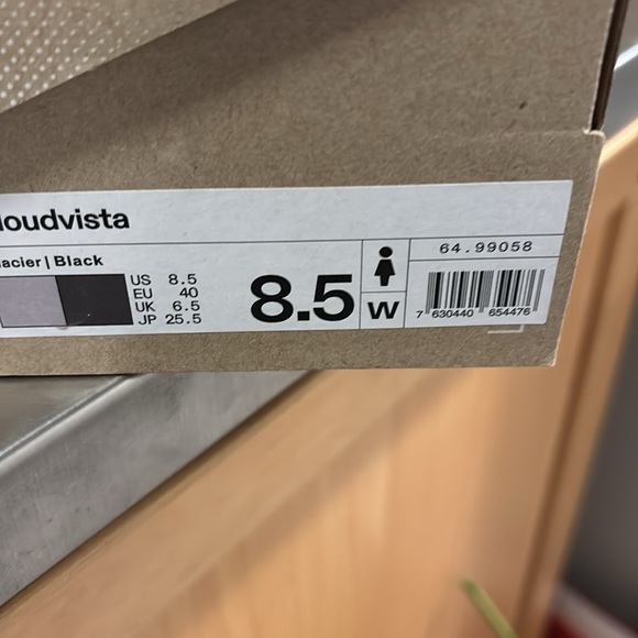 Ladies OC Cloudvista .  Glacier:Granite.  Size 8.5 - Picture 2 of 4